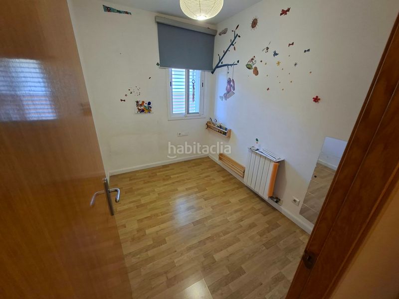 Foto 1a4ca815-92ab-482d-a977-2546443e02a0. Casa aparellada amb xemeneia calefacció aparcament a Breda