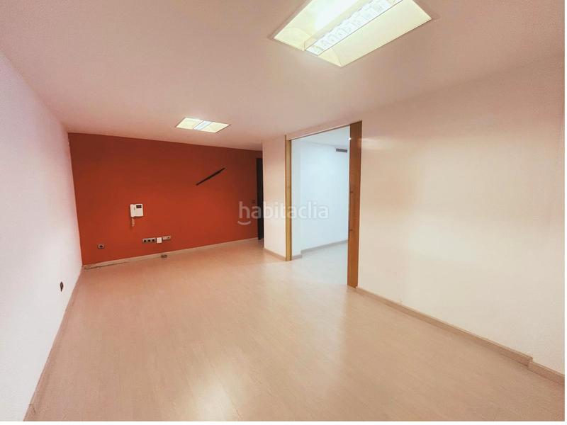 Foto d87cfba0-cea7-4a15-a484-3833ca950300. Miete büro in Progrés - Pep Ventura Badalona