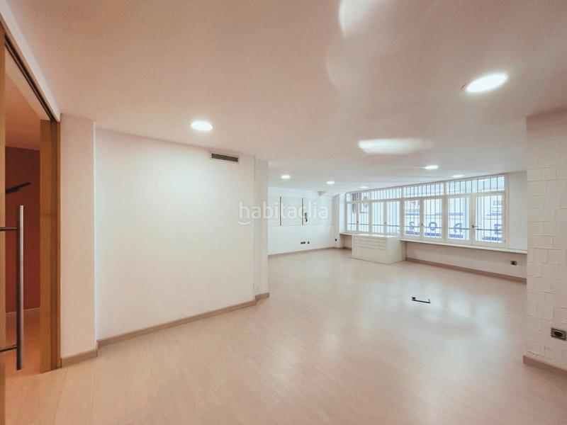 Foto 0c629477-8448-4ede-8f11-3aaa65e3170c. Rent office space in Progrés - Pep Ventura Badalona