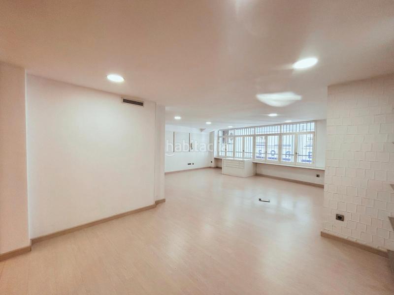 Foto 76b6b1e8-f181-47b1-bcfa-14e17fc14e71. Rent office space in Progrés - Pep Ventura Badalona