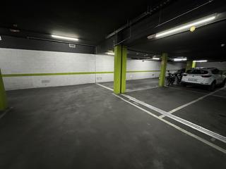 Aparcament cotxe  Passatge de la diputaci. Parking en venta en la zona del monasterio