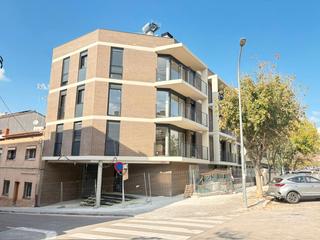Pis  Carrer del bruc. Piso de 63 m2, 2 hab., parking y trastero.
