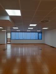 Lloguer Oficina  Avinguda corts catalanes. Oficina de 110 m2 en trade center