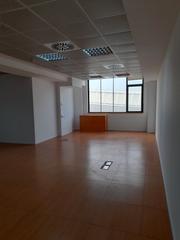 Lloguer Oficina  Avinguda corts catalanes. Oficina de 60 m2 en edifici trade center