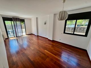 Location Rez-de-chaussée  Carrer de ramon mas. Planta baja amueblada.