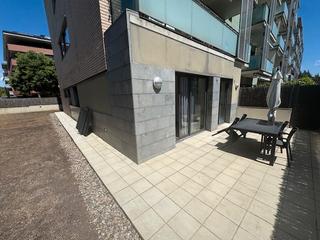 Location Rez-de-chaussée  Carrer de ramon mas. Planta baja amueblada.