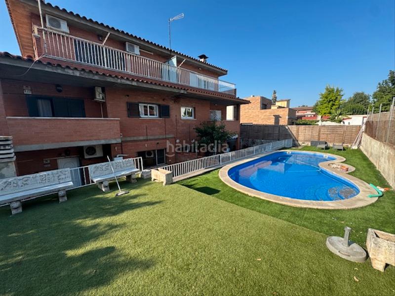 Foto d081872d-4f34-4d81-b53b-7b7a198ac94e. Alquiler casa pareada pareada de 170 m2, 4h., piscina. en Sant Cugat del Vallès