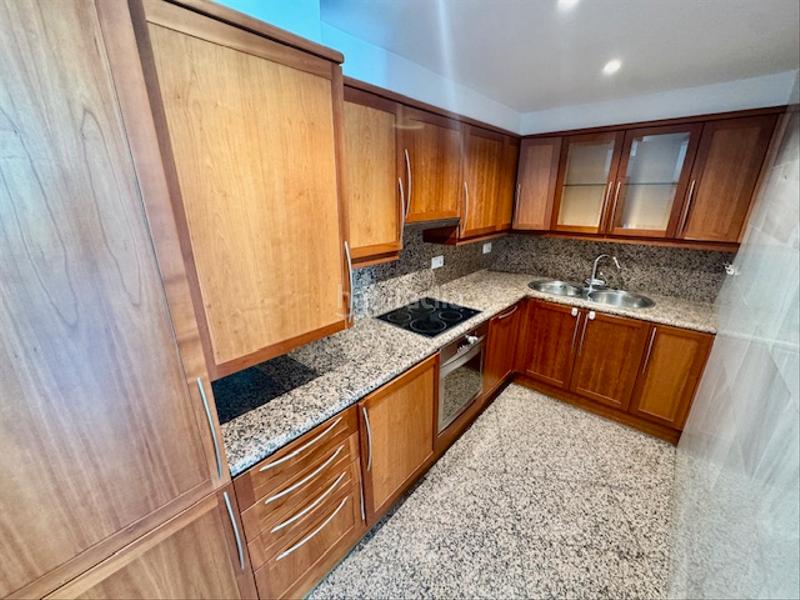 Foto a6a83686-a4ae-402b-a13b-0dfe14a1f399. Rent penthouse with fireplace heating parking pool in Sant Cugat del Vallès