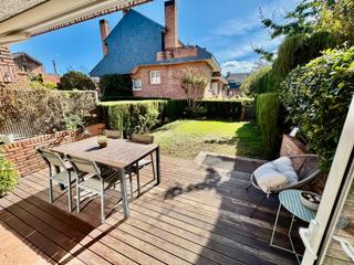 Lloguer Casa adossada a Eixample. Adosada 260 m2 de 4 hab con piscina en el eixample
