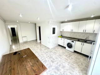 Miete Etagenwohnung  Carrer d'orient. Piso en el monasterio ideal parejas.