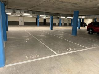 Alquiler Parking coche en Carrer de benet cortada 8