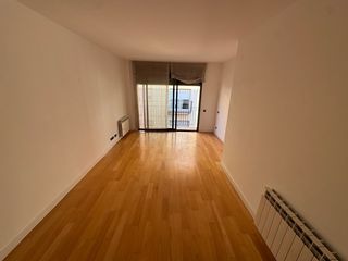 Alquiler Piso  Carrer de los castillejos. Piso de 80 m2m 3h, 2, parking y trastero.