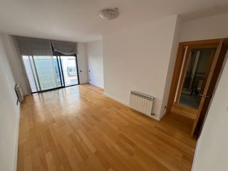 Affitto Appartamento  Carrer de los castillejos. Piso de 80 m2m 3h, 2, parking y trastero.