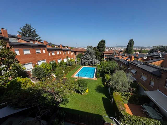Foto 4d24db82-71c1-4bc7-b3b7-81be5ba06622. Casa adosada en Eixample Sant Cugat del Vallès