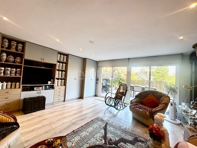 Foto 7361b387-cd39-48d2-ae85-6477414495b9. Casa adosada en Eixample Sant Cugat del Vallès