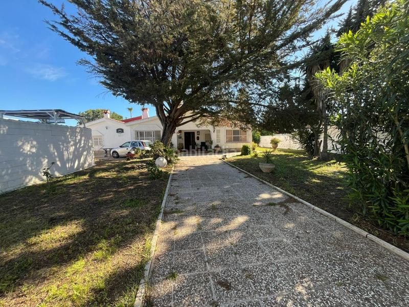 Foto 0d03aa61-2e7c-42f8-a25d-dab3aa2ca992. Chalet magnífica oportunidad en Los Gallos Chiclana de la Frontera