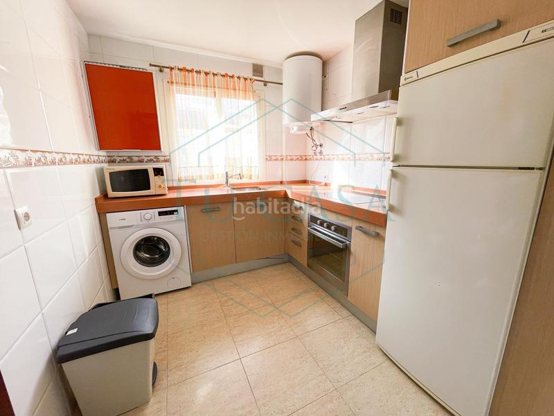 Foto c1bc8c8d-ede1-43a2-a728-a0c5d491c5dc. Rent flat with heating in La Banda - Campo de Fútbol Chiclana de la Frontera