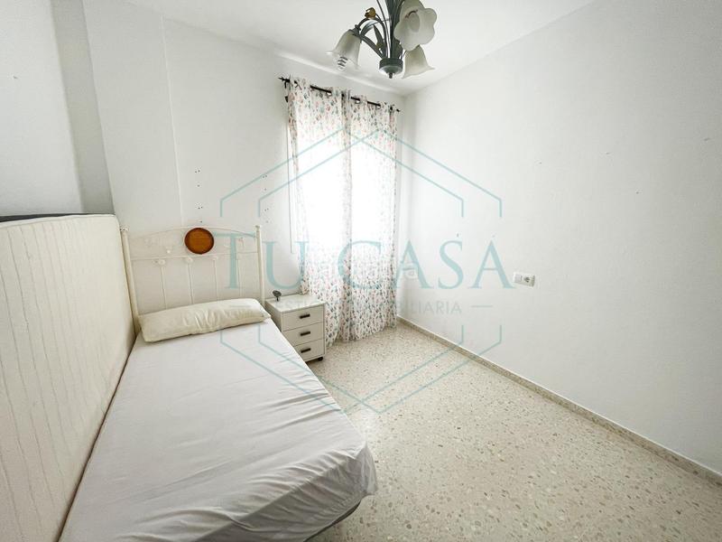 Foto c9f349a6-a9c1-44b7-9fb2-71731028ba16. Rent flat with heating in La Banda - Campo de Fútbol Chiclana de la Frontera