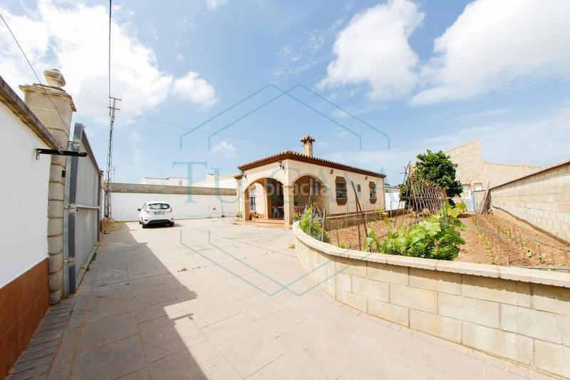 Foto 5b159294-ba0a-49ad-8440-ca09de0efa97. Chalet en Las Lagunas - Campano Chiclana de la Frontera