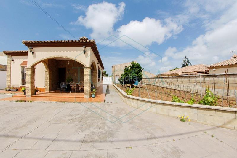 Foto ebc63fc9-6307-461e-92af-feacaba08db6. Chalet en Las Lagunas - Campano Chiclana de la Frontera
