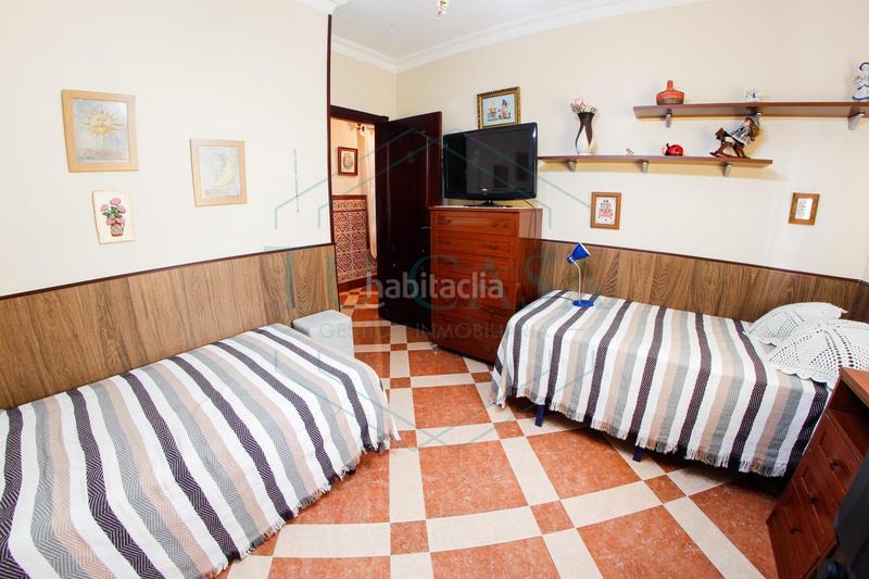 Foto 58fee136-550e-418e-81a0-759ccd6f343e. Chalet con parcheggio piscina in Las Lagunas - Campano Chiclana de la Frontera