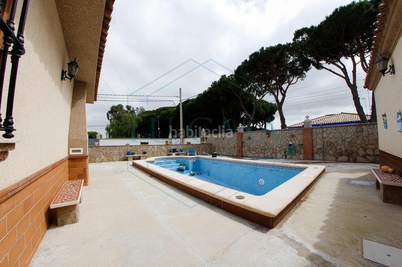 Foto 6aa83f2d-0f5d-4bbc-8cbd-c250ae911899. Chalet con parcheggio piscina in Las Lagunas - Campano Chiclana de la Frontera