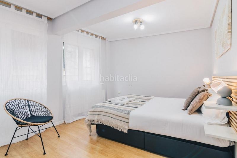 Foto ef4f1800-0f85-4a31-a294-89e8b4030920. Location appartement avec parking dans Paseo Sagasta Zaragoza