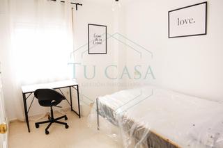 Miete Etagenwohnung in Centro. Alquiler de habitaciones para estudiantes en marina de la bahía,