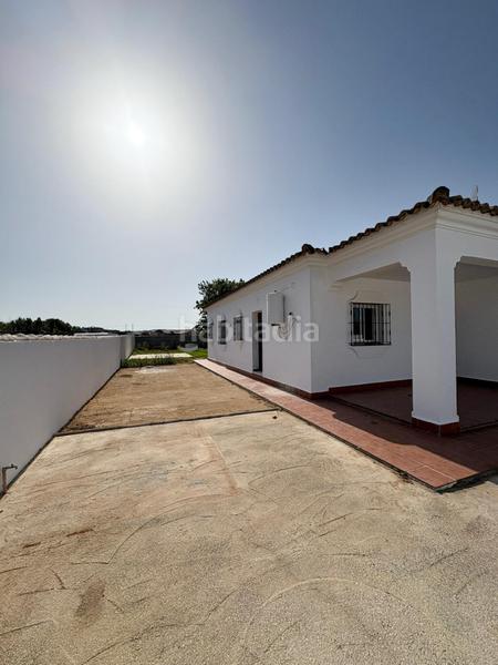Foto ea5aedeb-b592-4652-afcd-b9a5d8cd9ccb. Chalet  luminoso con terreno y chimenea en Los Franceses - La Vega Chiclana de la Frontera