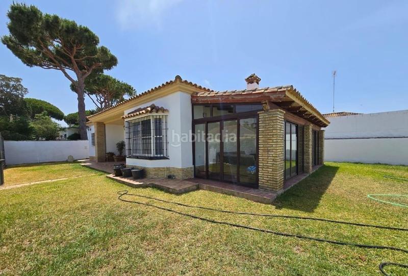 Foto 130677ae-1fe5-447f-8830-4c648d78c64c. Chalet  con división horizontal en la zona del cerromolino en Chiclana de la Frontera