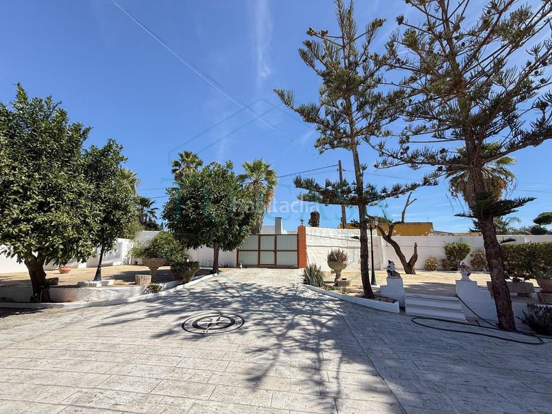 Foto e4d60e37-83f6-44e0-8c1f-b2fe4b03003c. Xalet amb aparcament a Los Franceses - La Vega Chiclana de la Frontera
