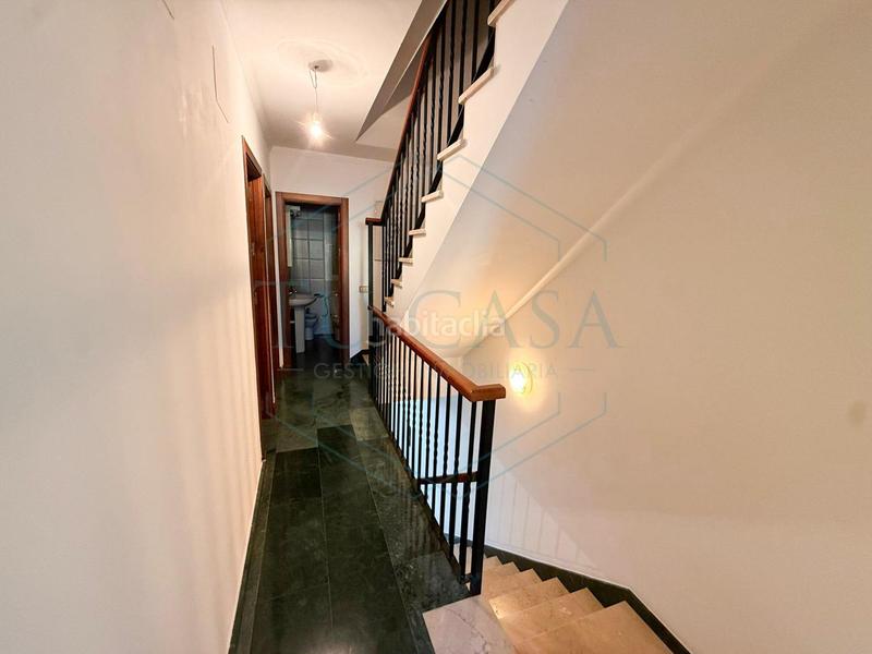 Foto 3d0c18b2-16d1-4926-9fcf-05a143649d44. Casa a schiera con parcheggio in Núcleo urbano Chiclana de la Frontera