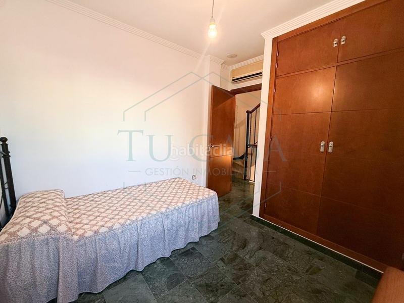 Foto a9044065-ac0f-47d8-bb4d-8f5f01e8bf74. Casa a schiera con parcheggio in Núcleo urbano Chiclana de la Frontera