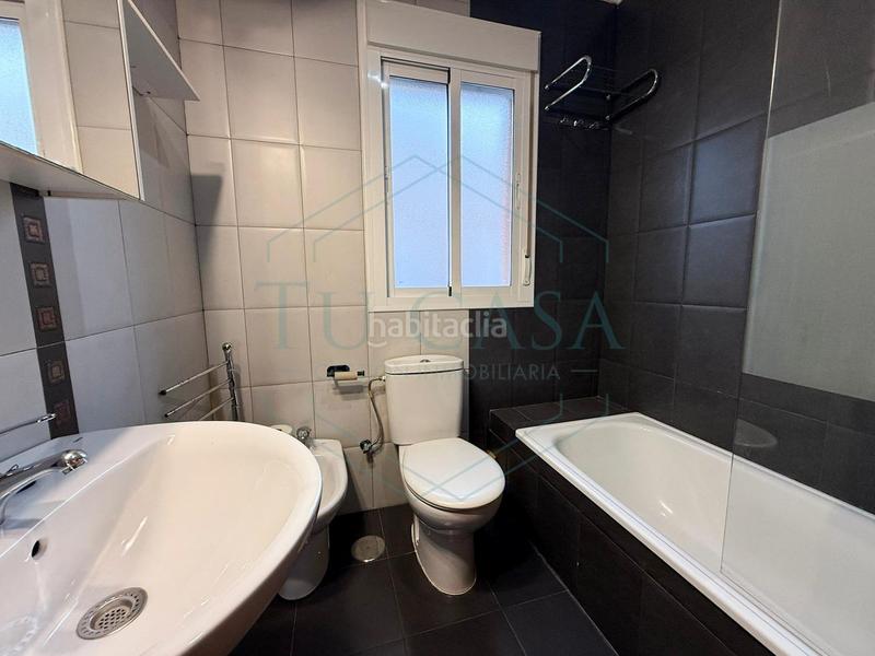 Foto d6f60377-f466-4b2d-9382-b230ca06038f. Casa a schiera con parcheggio in Núcleo urbano Chiclana de la Frontera