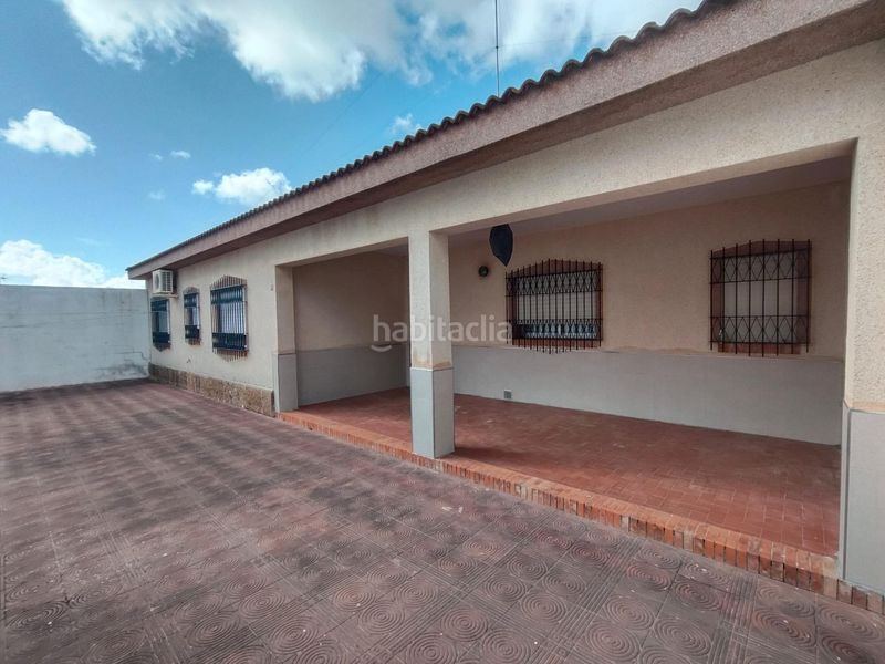 Foto 408b72ce-6098-4db8-8f45-7f5bd549b7fc. Casa amb aparcament a Núcleo urbano Chiclana de la Frontera