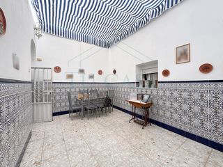 Casa a schiera in Centro. Vivienda adosada de 124 m2 toda en planta baja por la zona centr