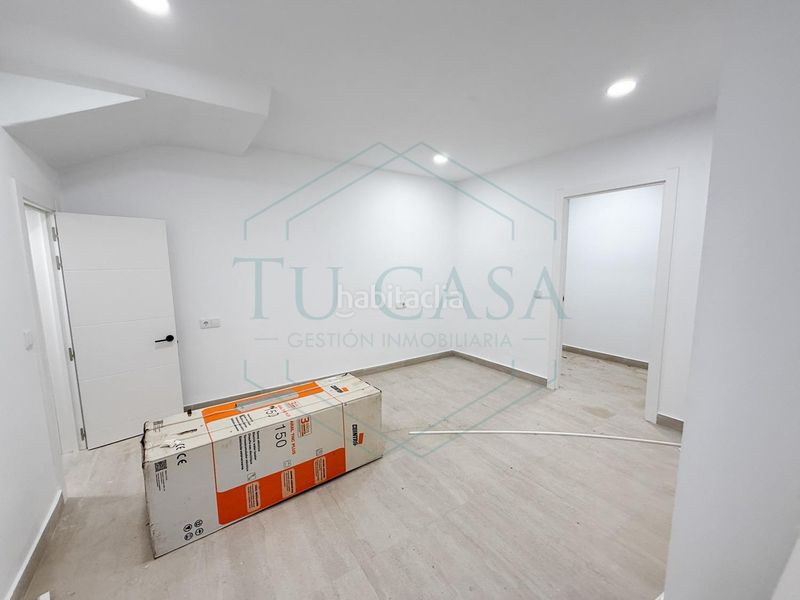 Foto d82b4b33-eb5e-4afd-b6cc-a6a5074bf698. Casa adossada a Núcleo urbano Chiclana de la Frontera