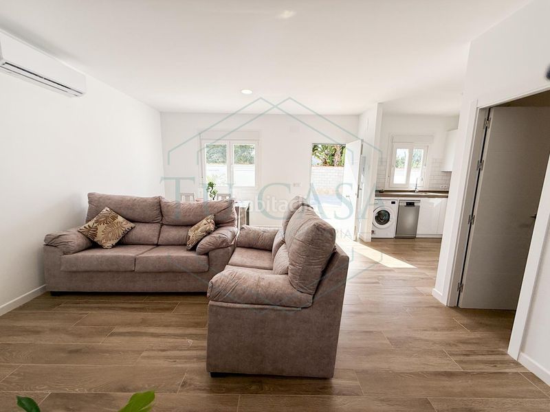 Foto dc11d457-58fd-4d0d-9265-10fef5fe5ebd. Rent apartment with parking in Las Lagunas - Campano Chiclana de la Frontera