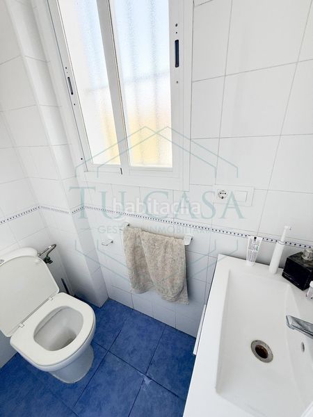 Foto 5cfc9e6f-d1e9-4d54-ab0d-ee99fceb969e. Casa amb calefacció aparcament piscina a Las Canteras Puerto Real