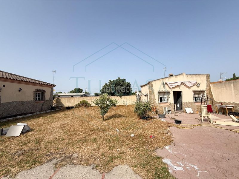 Foto c20f16f6-d424-4c76-a1f4-2b3c9cadc0d6. Xalet amb aparcament a Los Franceses - La Vega Chiclana de la Frontera