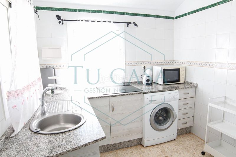Foto 049f5129-1a67-4174-9be6-bbee5529a9d2. Affitto chalet con parcheggio piscina in Los Gallos Chiclana de la Frontera