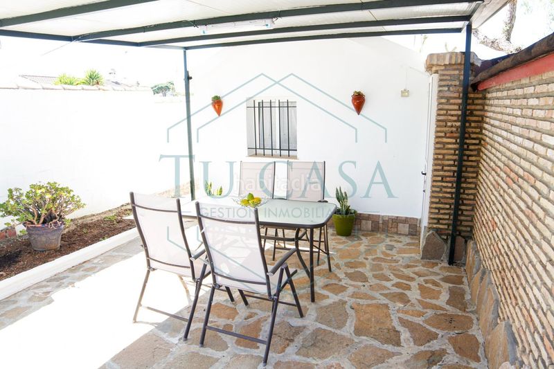 Foto d938eb76-2043-4ec1-a5b7-e568779af8ff. Affitto chalet con parcheggio piscina in Los Gallos Chiclana de la Frontera