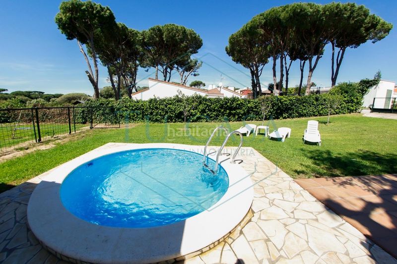 Foto 0b006bad-0f96-419e-b731-2744e8fc81af. Miete chalet mit parking pool in Los Gallos Chiclana de la Frontera
