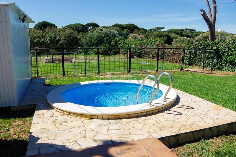 Foto 32984790-afe1-4111-b79d-db722d41756b. Miete chalet mit parking pool in Los Gallos Chiclana de la Frontera