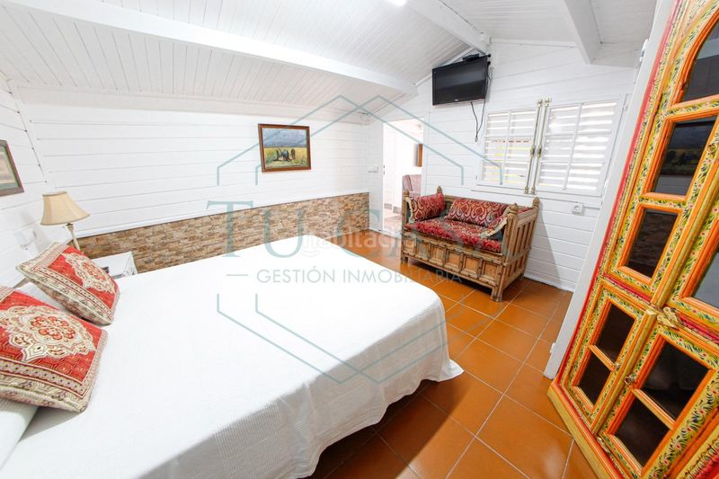 Foto 4d99335e-4a44-4477-878b-88847591ddc5. Miete chalet mit parking pool in Los Gallos Chiclana de la Frontera