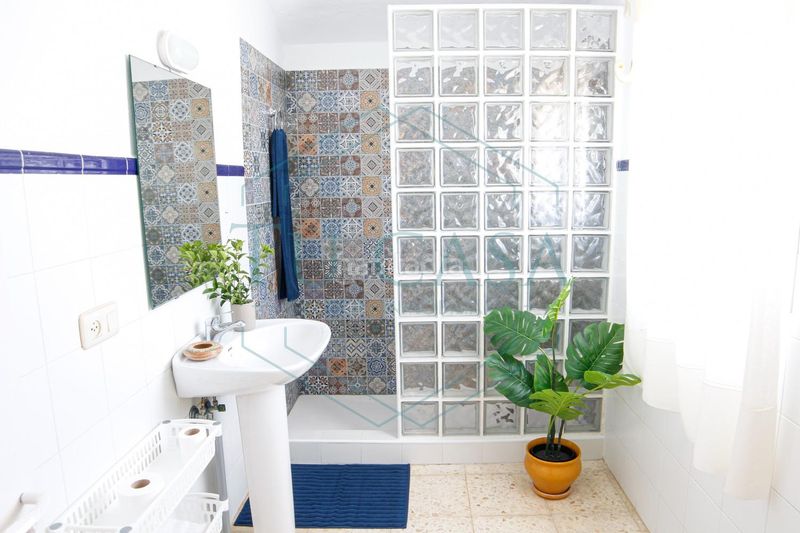 Foto fee980b1-3f0c-4c1f-b32f-49f40f9f78ac. Miete chalet mit parking pool in Los Gallos Chiclana de la Frontera