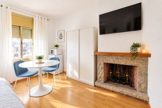 Flat in Molins de Rei. Amplio piso de 118 m² con ascensor, 4 habitaciones y 2 balcones