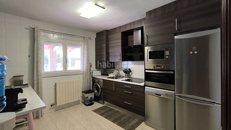 Foto 5ae47be0-bb34-45b5-a5bd-26fdb91470a9. Casa a schiera in calle jaime i 30 in Pinseque