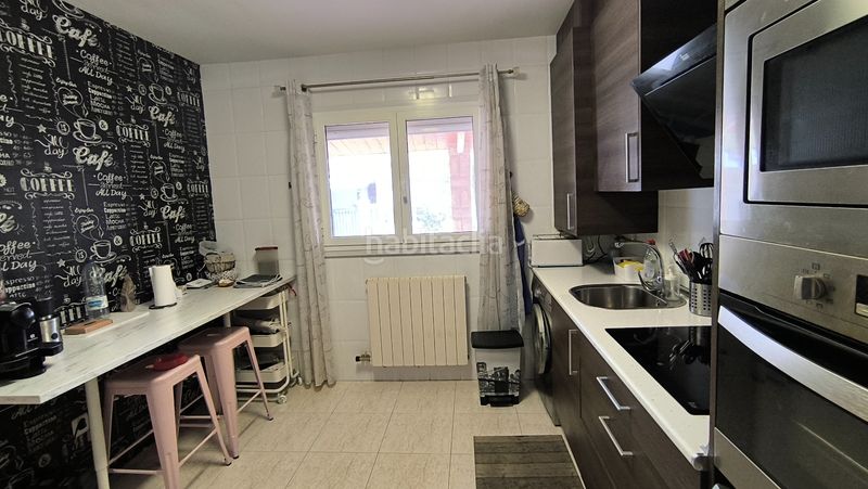 Foto c15c4b01-db8c-49c1-a357-ada03c46d7ba. Casa a schiera in calle jaime i 30 in Pinseque