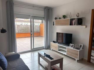 Pis a Molí de Vent-La Sauleda. Piso situado en tranquila comunidad, parking, terraza de 50 m2.